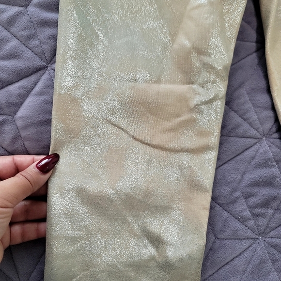 Beyond Yoga softshine leggings size small - Picture 5 of 17